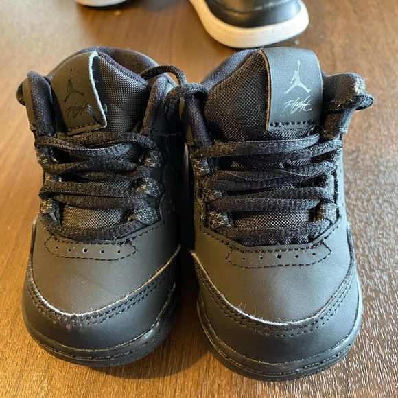 Size 3c Jordan’s - Picture 2 of 3